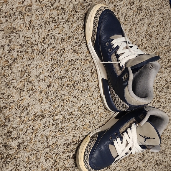 Jordan 3 Georgetown - Picture 3 of 6